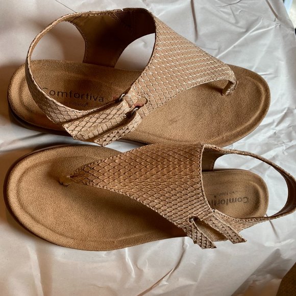 Comfortiva Shoes Comfortiva With Pillow Top Neutral Sandal New 9